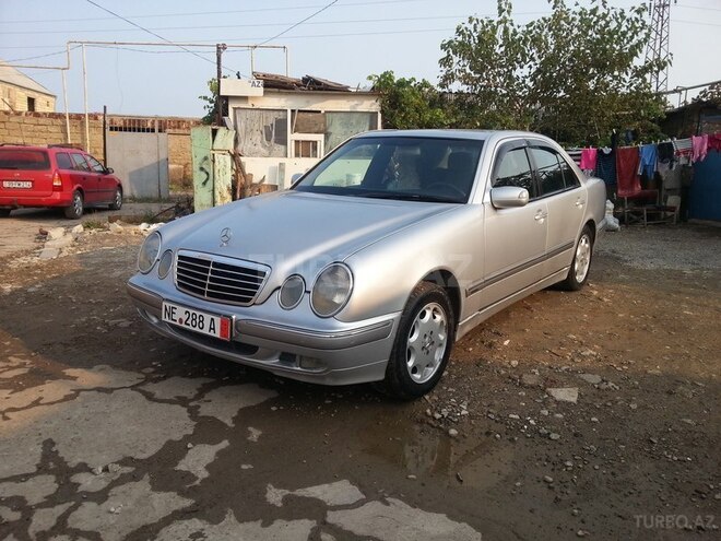 Mercedes E 220 2001, 320,000 km - 2.2 l - Sumqayıt