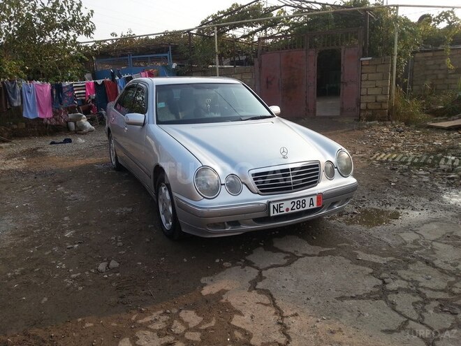 Mercedes E 220 2001, 320,000 km - 2.2 l - Sumqayıt