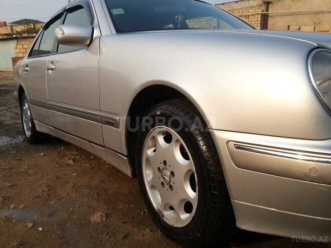 Mercedes E 220 2001, 320,000 km - 2.2 l - Sumqayıt