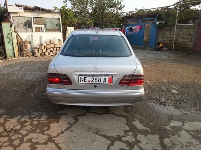 Mercedes E 220 2001, 320,000 km - 2.2 l - Sumqayıt