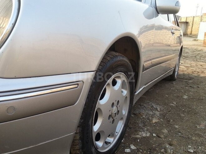 Mercedes E 220 2001, 320,000 km - 2.2 l - Sumqayıt