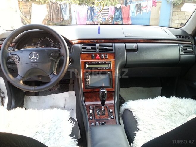 Mercedes E 220 2001, 320,000 km - 2.2 l - Sumqayıt