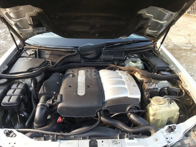 Mercedes E 220 2001, 320,000 km - 2.2 l - Sumqayıt