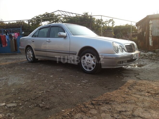 Mercedes E 220 2001, 320,000 km - 2.2 l - Sumqayıt