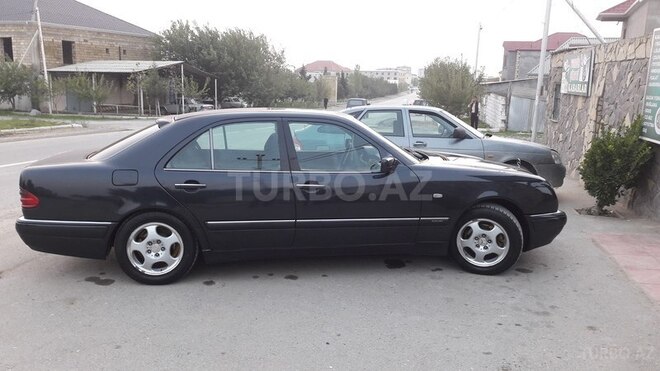 Mercedes E 230 1996, 418,000 km - 2.3 l - Bakı