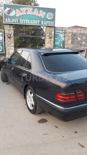 Mercedes E 230 1996, 418,000 km - 2.3 l - Bakı