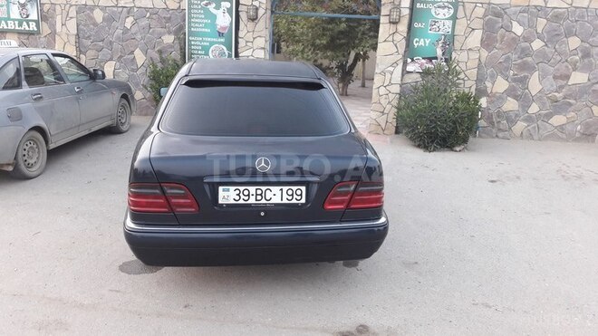 Mercedes E 230 1996, 418,000 km - 2.3 l - Bakı