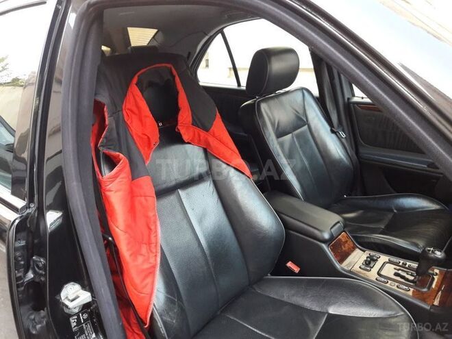 Mercedes E 220 1999, 263,000 km - 2.2 l - Bakı