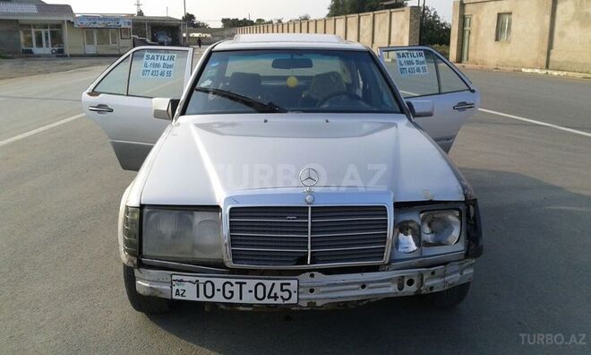 Mercedes E 200 1986, 300,000 km - 2.0 л - Bakı