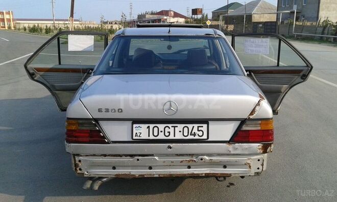 Mercedes E 200 1986, 300,000 km - 2.0 л - Bakı