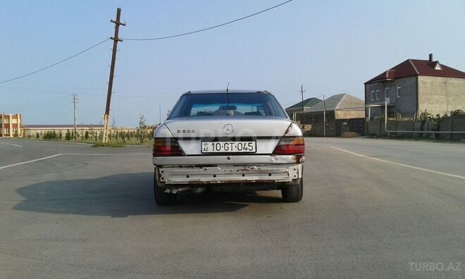 Mercedes E 200 1986, 300,000 km - 2.0 л - Bakı