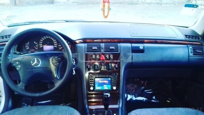 Mercedes E 240 2000, 235 km - 2.6 l - Gəncə