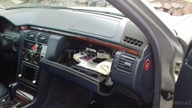 Mercedes E 240 2000, 235 km - 2.6 l - Gəncə