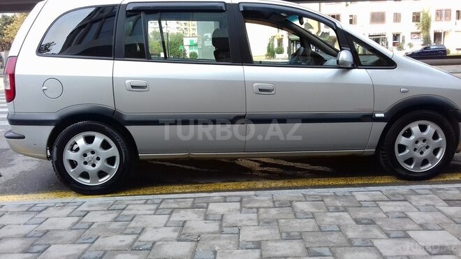 Opel Zafira 2004, 359,000 km - 2.0 л - Bakı