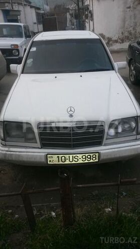 Mercedes E 220 1994, 236,000 km - 2.2 l - Bakı