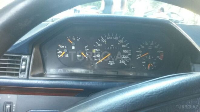 Mercedes E 220 1994, 236,000 km - 2.2 l - Bakı