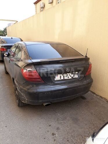 Mercedes C 220 2002, 199,000 km - 2.2 l - Bakı