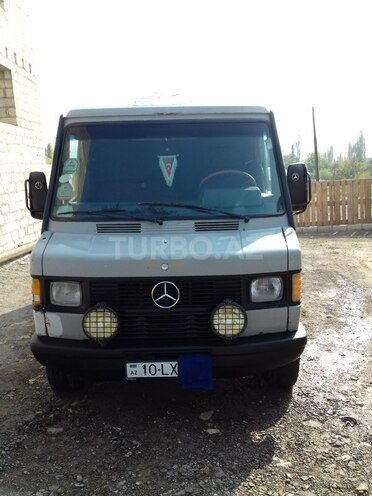 Mercedes 208 D 1992, 410,572 km - 2.2 l - Tovuz