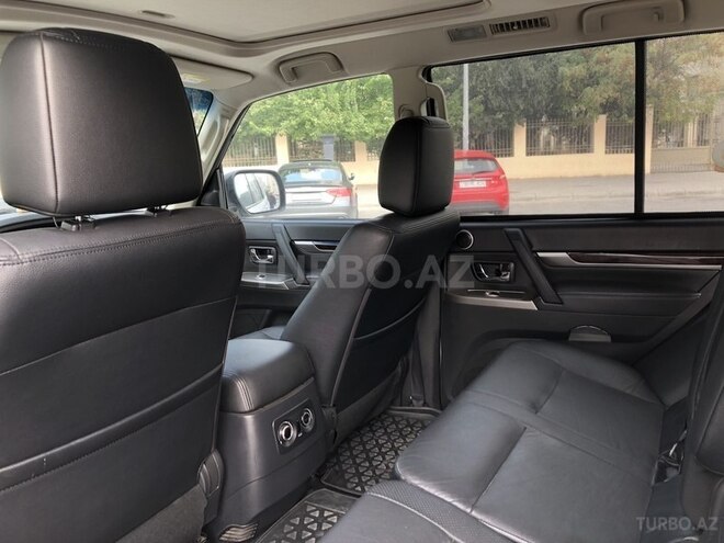 Mitsubishi Pajero 2013, 52,000 km - 3.5 л - Bakı