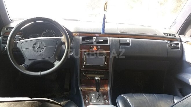 Mercedes E 230 1995, 372,000 km - 2.3 l - Sumqayıt