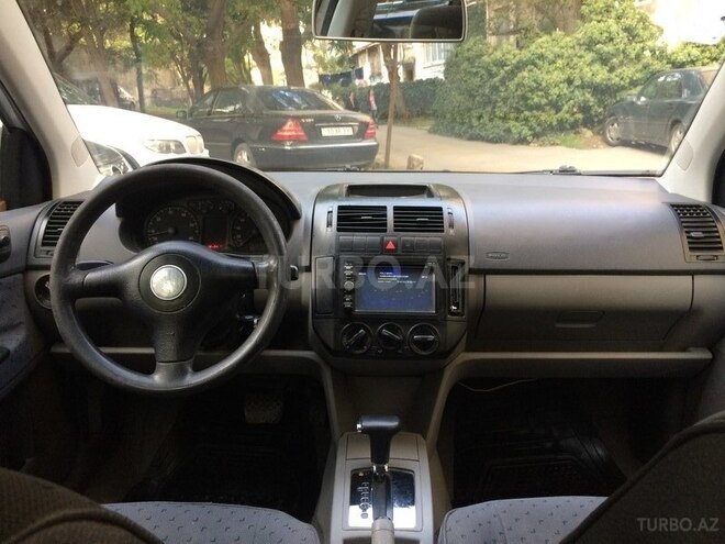 Volkswagen Polo 2004, 256,000 km - 1.4 l - Bakı