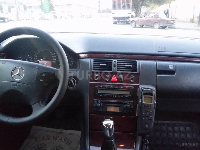 Mercedes E 200 2000, 300,000 km - 2.0 l - Bakı