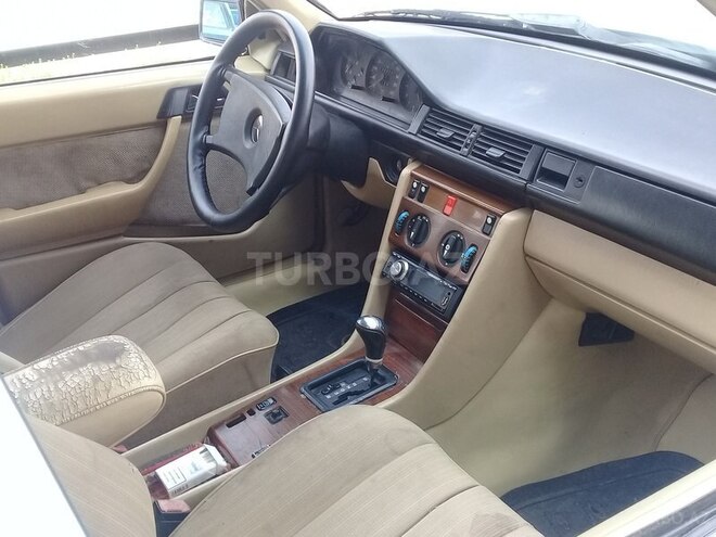 Mercedes E 200 1987, 352,100 km - 2.0 l - Bakı