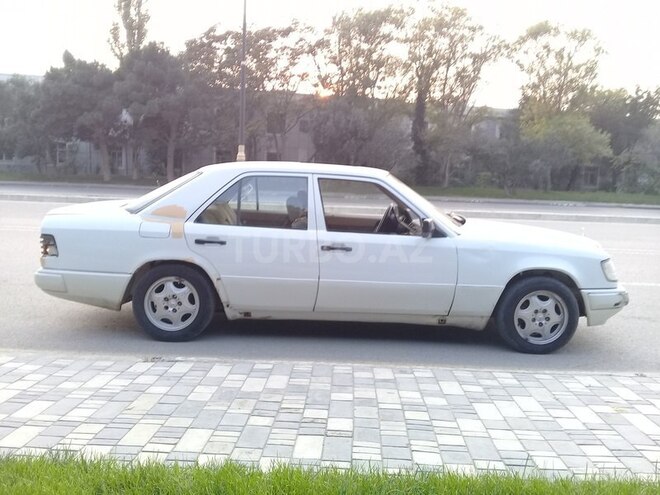 Mercedes E 200 1987, 352,100 km - 2.0 l - Bakı
