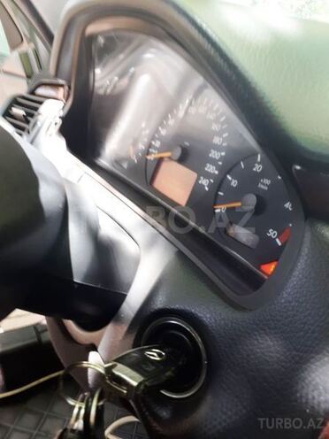 Mercedes E 220 2000, 300,000 km - 2.2 l - Masallı