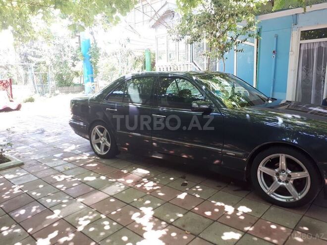 Mercedes E 220 2000, 300,000 km - 2.2 l - Masallı
