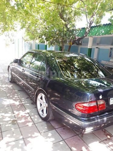 Mercedes E 220 2000, 300,000 km - 2.2 l - Masallı