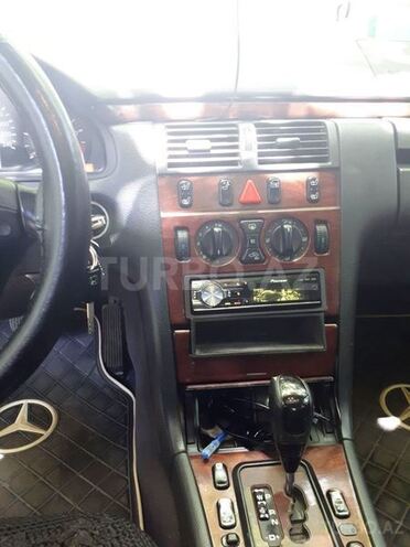 Mercedes E 220 2000, 300,000 km - 2.2 l - Masallı