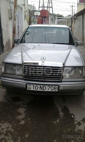 Mercedes E 220 1993, 259,028 km - 2.2 л - Bakı