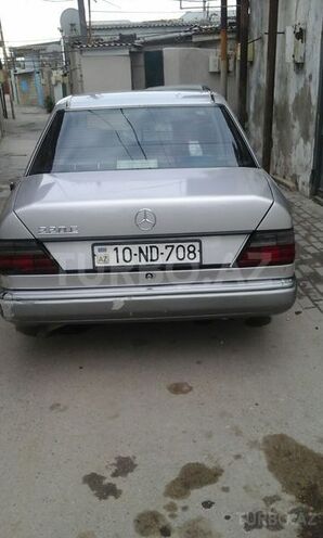 Mercedes E 220 1993, 259,028 km - 2.2 л - Bakı