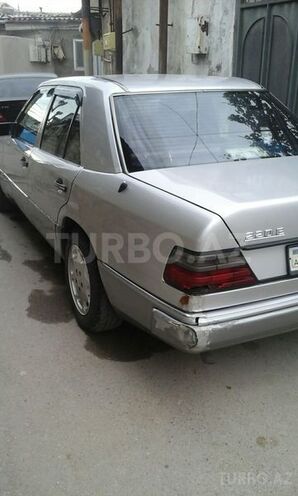 Mercedes E 220 1993, 259,028 km - 2.2 л - Bakı