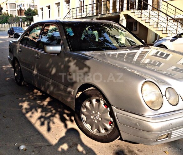 Mercedes E 220 1998, 222,111 km - 2.2 л - Bakı