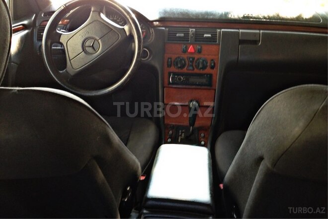 Mercedes E 220 1998, 222,111 km - 2.2 л - Bakı