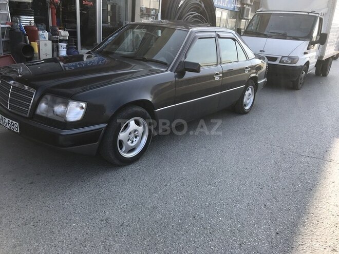 Mercedes E 230 1991, 220,000 km - 2.3 l - Bakı