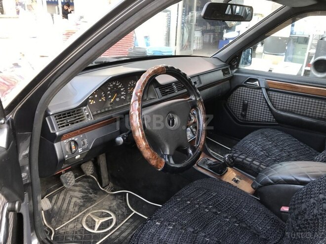 Mercedes E 230 1991, 220,000 km - 2.3 l - Bakı