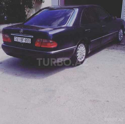 Mercedes E 200 1997, 320,000 km - 2.0 l - Ucar
