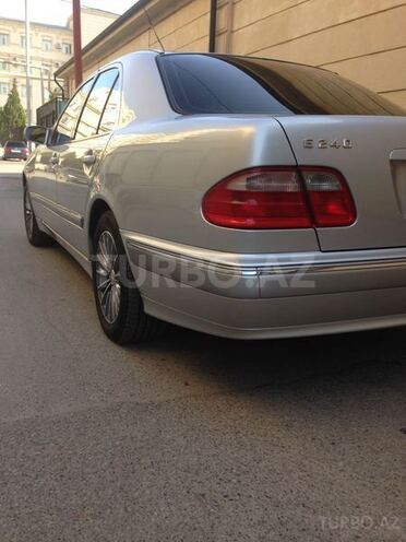 Mercedes E 240 2000, 100,000 km - 2.6 л - Bakı