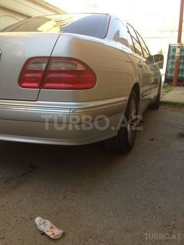Mercedes E 240 2000, 100,000 km - 2.6 л - Bakı