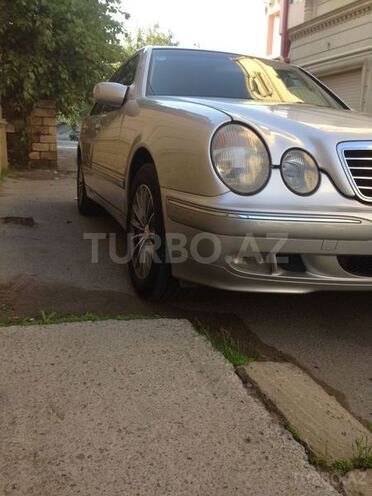 Mercedes E 240 2000, 100,000 km - 2.6 л - Bakı