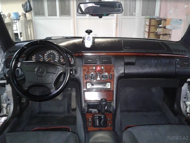 Mercedes E 230 1996, 304,000 km - 2.3 l - Gəncə