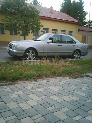 Mercedes E 230 1996, 304,000 km - 2.3 l - Gəncə