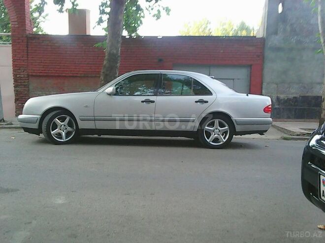 Mercedes E 230 1996, 304,000 km - 2.3 l - Gəncə