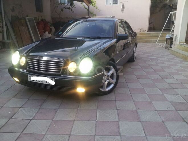 Mercedes E 240 1998, 278,000 km - 2.4 l - Bakı