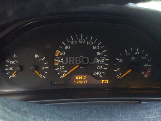 Mercedes E 240 1998, 278,000 km - 2.4 l - Bakı