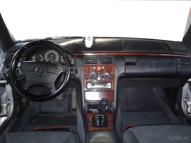 Mercedes E 230 1996, 304,000 km - 2.3 l - Gəncə