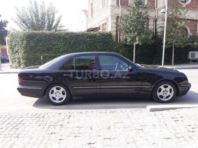 Mercedes E 220 1999, 258,000 km - 2.2 л - Bakı